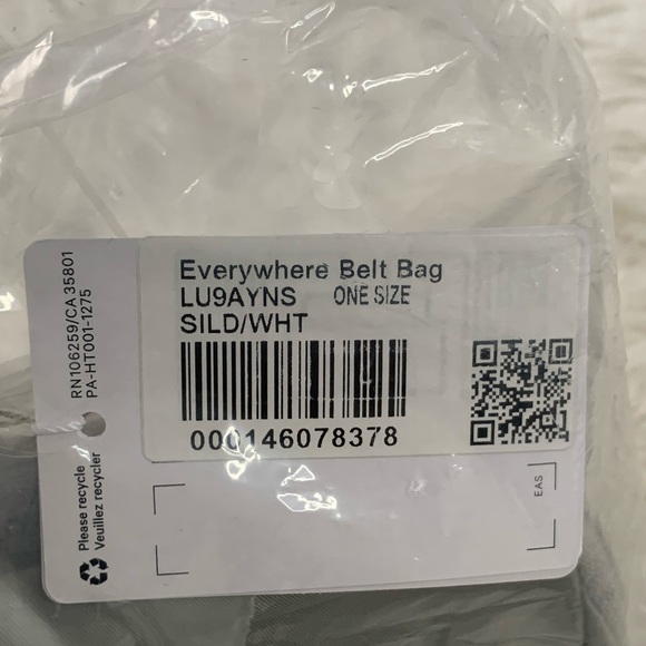 Lululemon Everywhere belt bag 1L, Silver Drop/ White -Discontinued - Picture 16 of 16